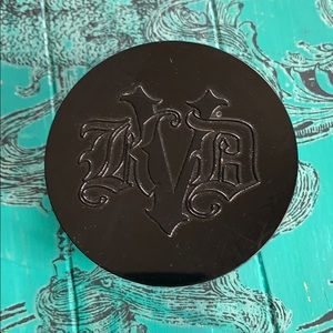 Kat Von D lock-it setting powder
